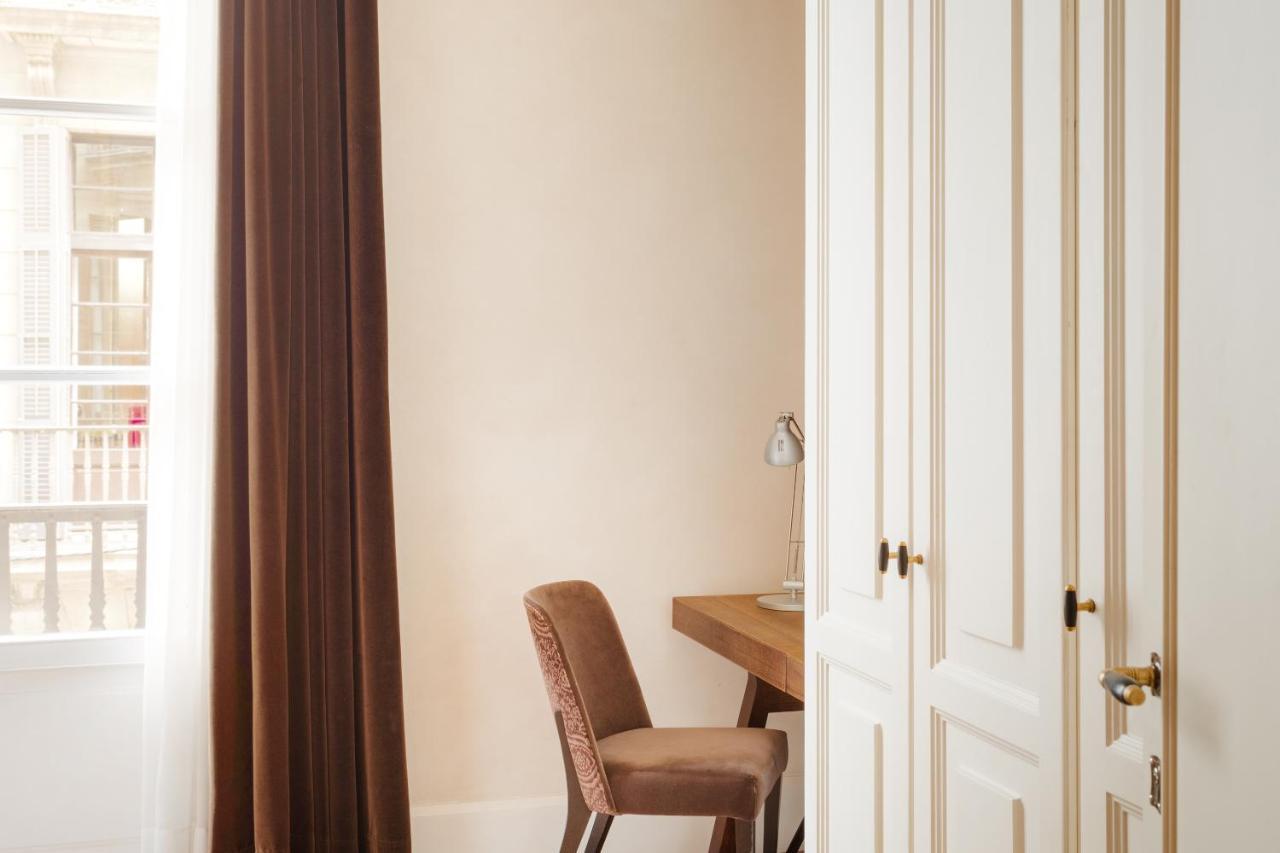 Do Placa Reial Powered By Sonder Barcelona Exterior foto A room at the hotel