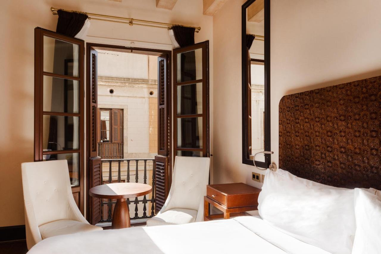 Do Placa Reial Powered By Sonder Barcelona Exterior foto A room at Hotel Casa 1800