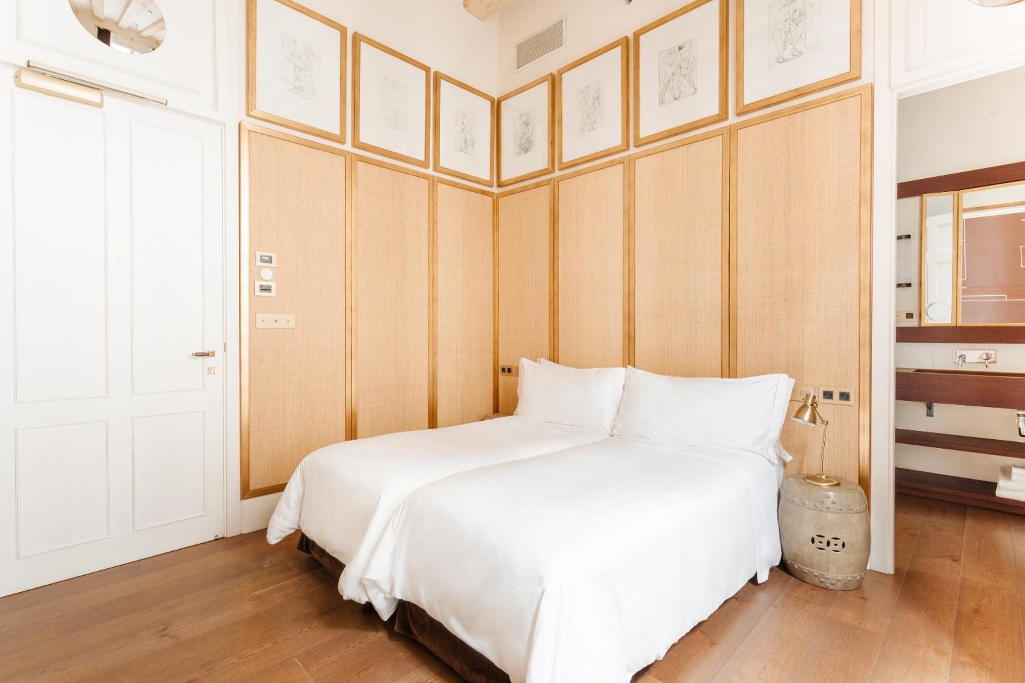 Do Placa Reial Powered By Sonder Barcelona Habitación foto A bedroom at the hotel